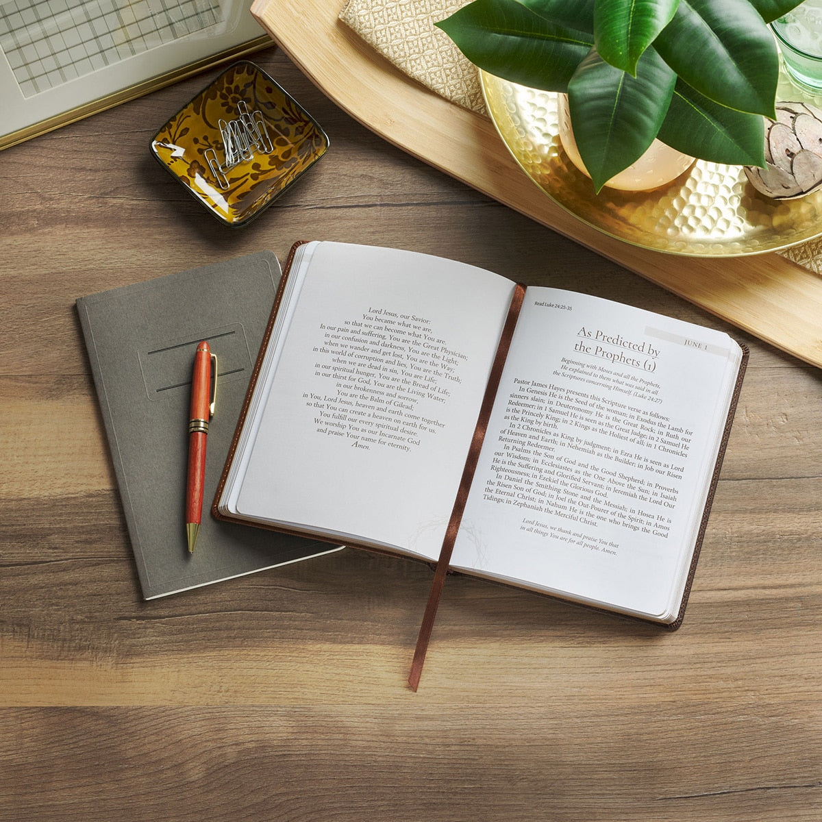 Amazing Grace Two-Tone Brown Faux Leather Daily Devotional
