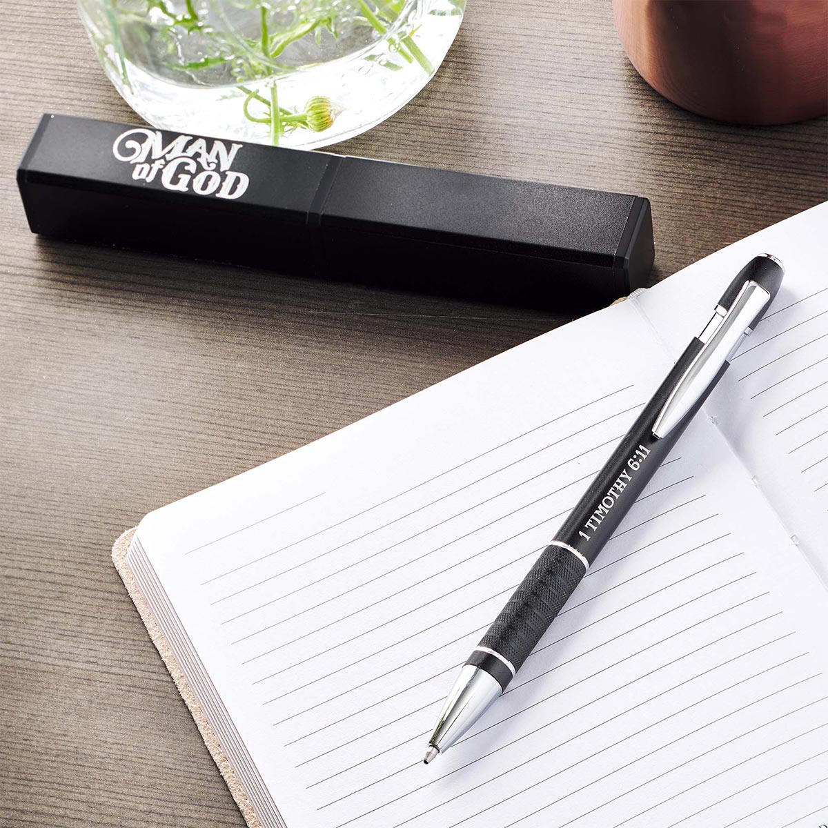 Be Strong and Courageous Classic Gray Faux Leather Journal with Zipper Closure - Joshua 1:9